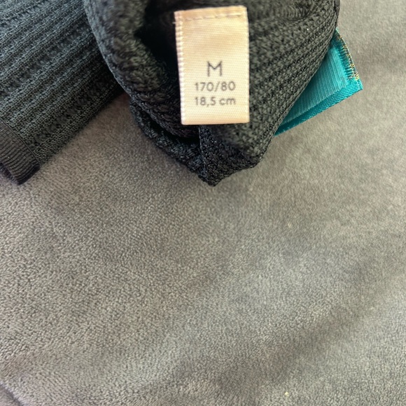 Gucci X Adidas, knit gloves NWT - Picture 7 of 9